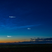 <font class="tempImageTitleThumbText">NLCs And Comet From Alberta</font><br>Alan Dyer<br>Jul 6 6:35pm<br>near Gleichen, Alberta