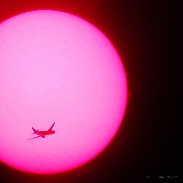 <font class="tempImageTitleThumbText">Solar Prominence And Airplane</font><br>Bum-Suk Yeom<br>Nov 30 4:42pm<br>Iksan, South Korea