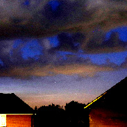 <font class="tempImageTitleThumbText">Noctilucent Cloud</font><br>George Anderson<br>Jul 8 3:57pm<br>Wokingham, England, UK