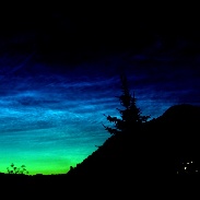<font class="tempImageTitleThumbText">Noctilucent Cloud</font><br>Helge Andersen<br>Aug 5 11:40pm<br>Norway