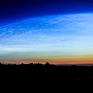 <font class="tempImageTitleThumbText">Noctilucent Clouds Display</font><br>Lawrence Everitt<br>Jun 25 6:16pm<br>Rimouski, Québec, Canada